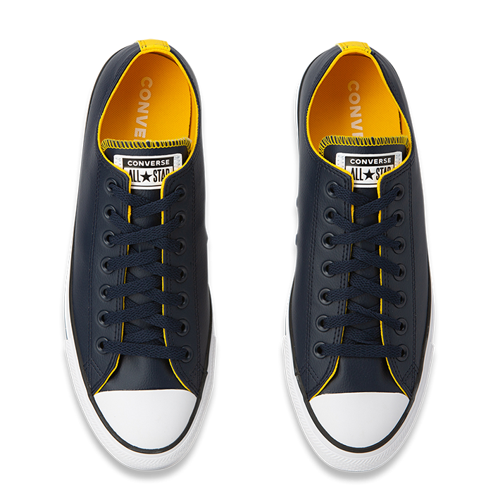 Chuck taylor og store